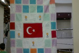 Anne... Sıcacık Sarar Bizi Tıpkı Bir Yorgan Gibi...